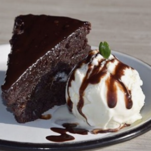 Torta de Chocolate con Helado